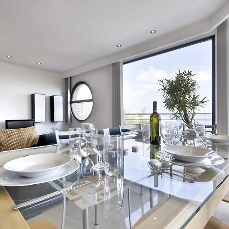 Seafront Apartment *